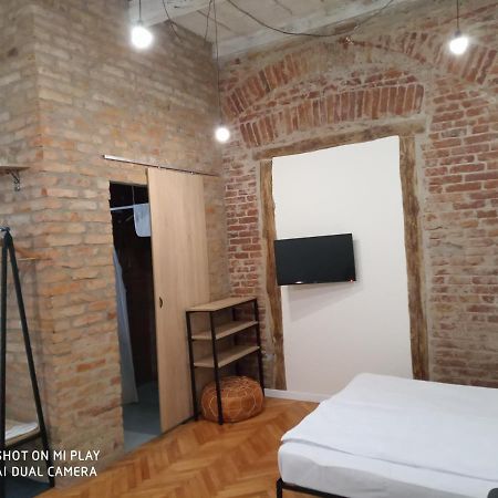 Gogol 14 Апартаменти В Історичному Центрі Міста Ujhorod Exterior foto